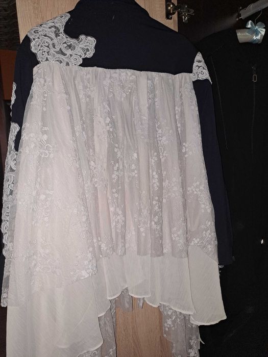 Дамско сако с дантели