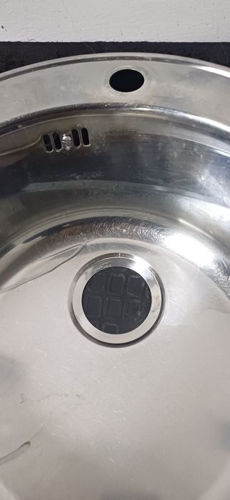 Продам кухонную мойку.