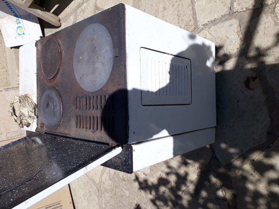 Печка албена на нафта и ток