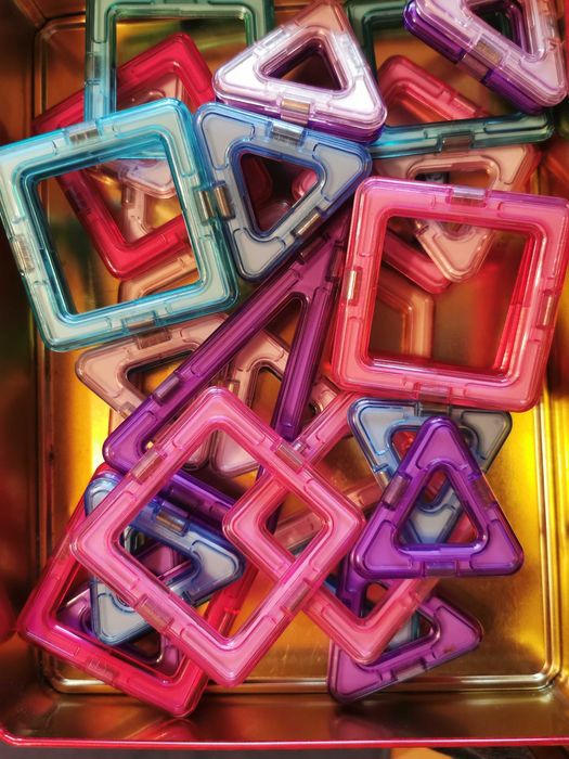 Къща за кукли, детски книжки, играчки, кукла-бебе, бутилка Frozen