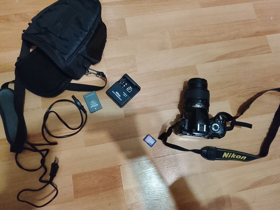 Фотоаппарат Nikon D60 + объектив 18-55