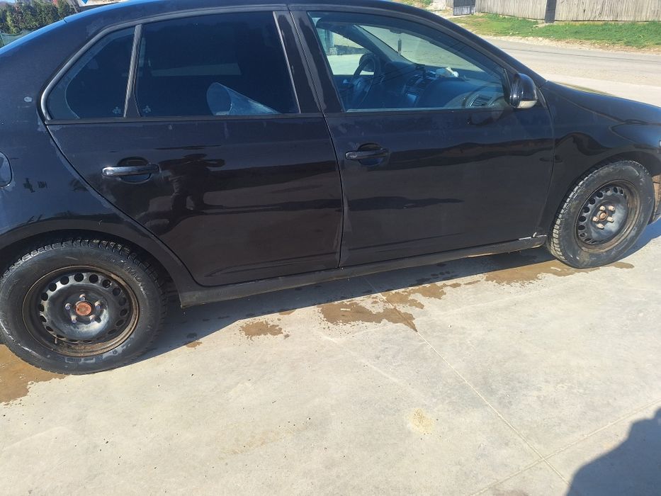 Vând Volkswagen jetta  2006