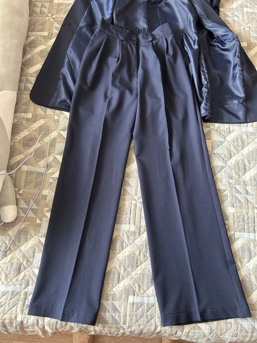 Костюм брючный женский