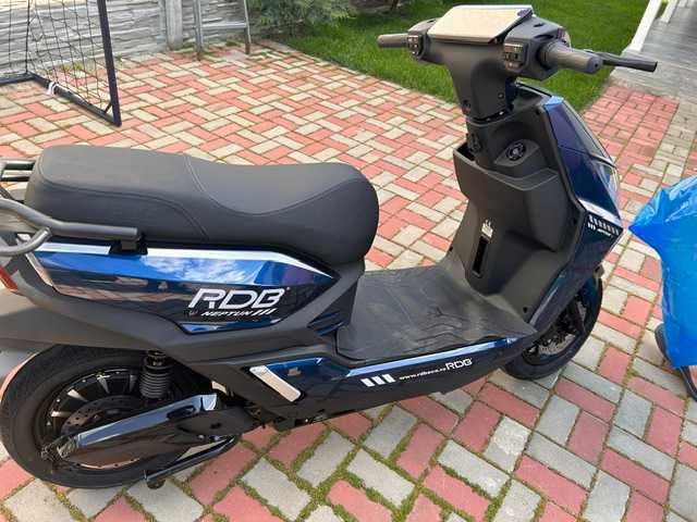 Scuter electric RDB NEPTUN III, 2000W, fara permis, 25 km/h