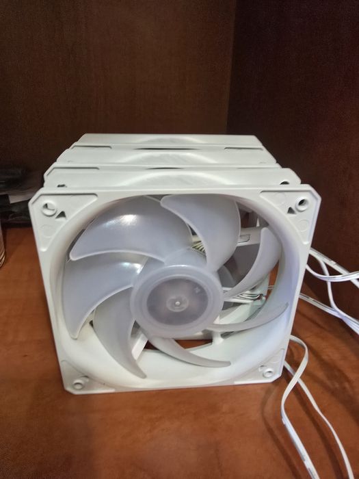 Ventilator pc Cooler Master 120 argb Alb