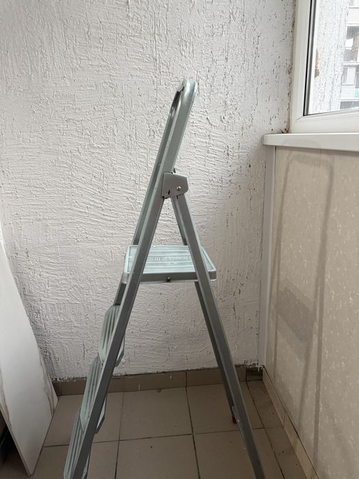 Продаю стремянку