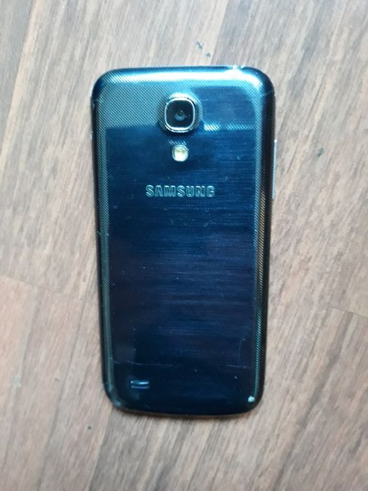 Vând telefon mobil Samsung Galaxy S4 mini pentru piese de schimb