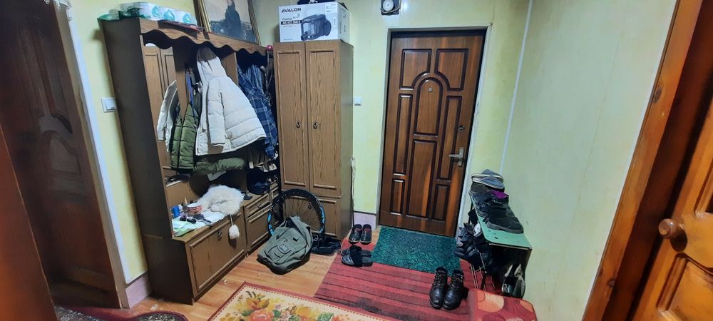 Квартира продаётся в Пахтазоре, 3 комнатная, 1-этаж, с мебелью и техни