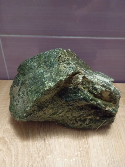 Нефрит природный камень