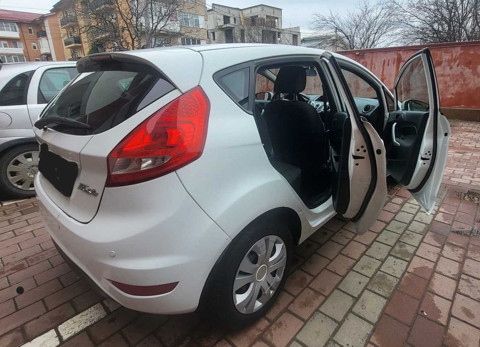 Vand Ford Fiesta 1.4 - 2012