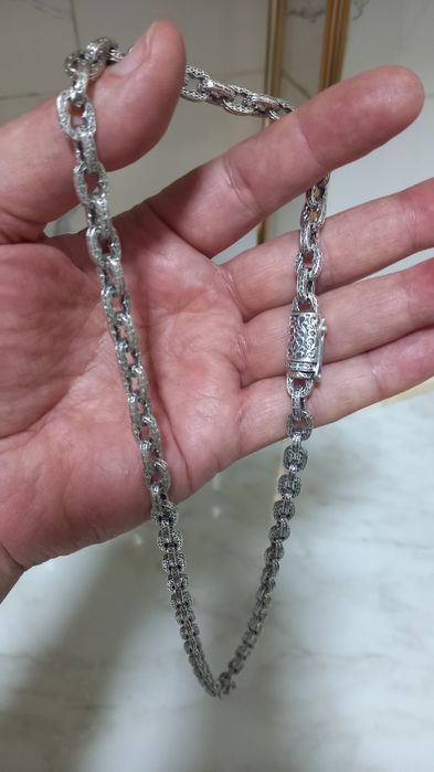 Продаеться цепь серебро 925 пр