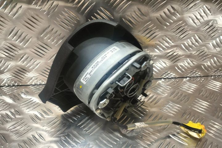Airbag volan 3c0880201ab Volkswagen VW Passat B6