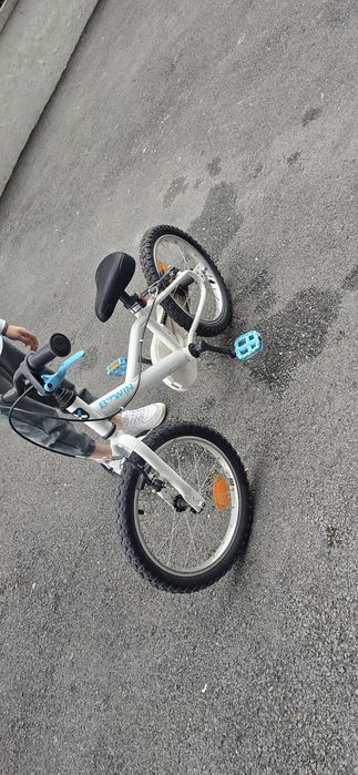 Bicicletă copii B’TWIN Decathlon – stare bună, gata de plimbare