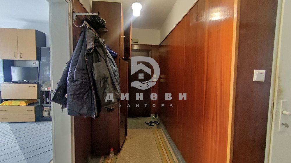 Два етажа от къща в кв. Самара 1