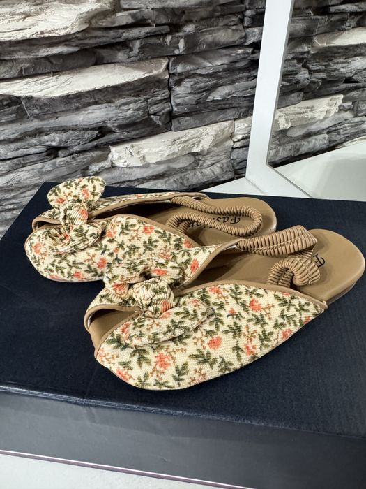 Сандали десткие