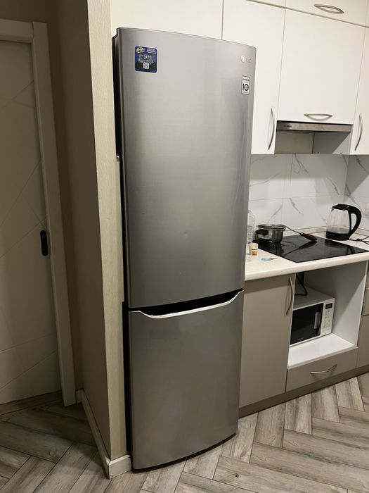 LG холодильник с гарантии