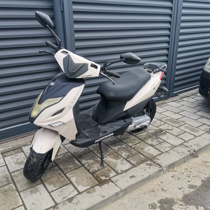 Vând scuter 49 cmc