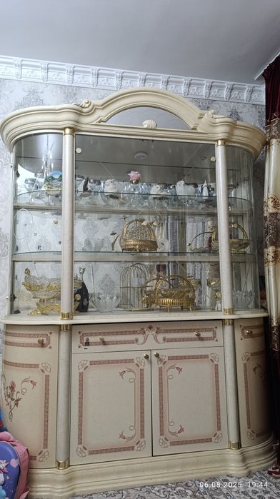 Стенка, горка, камодымен