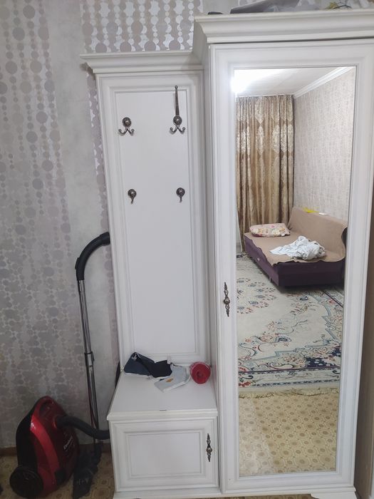 Продам гарнитур прихожей