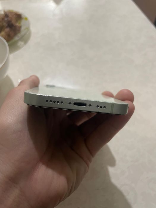 Айфон 12 в хорошем состоянии