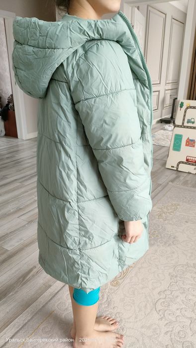 Продам куртку на девочку, 146 размер