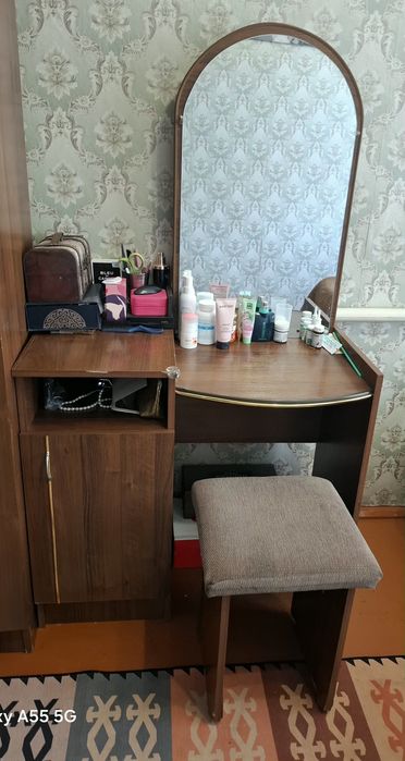 Продаётся спальный гарнитур
