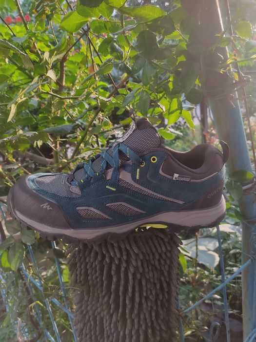 Продам кроссовки горные