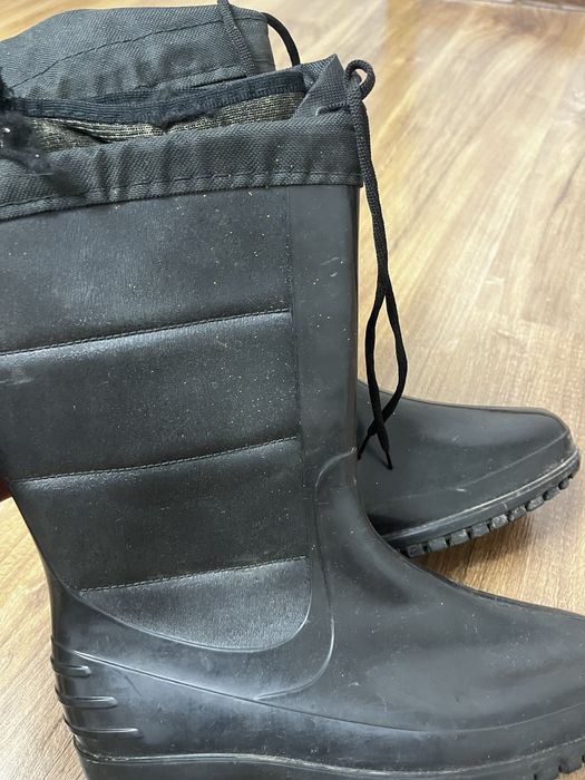 Продам резиновые сапоги