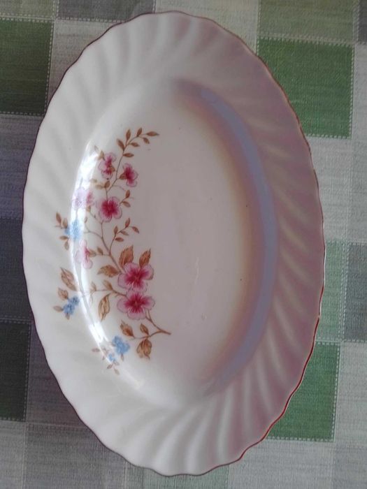 Единични бройки порцелан и прибори от соца