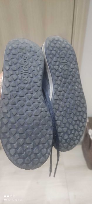 Маратонки Адидас 33 номер