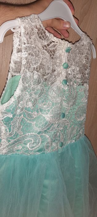 Нарядные платья для 6-8лет