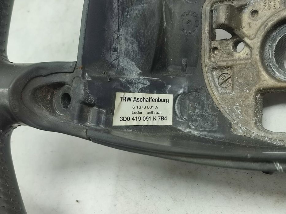 Volan in 4 spite din piele 61373001a Volkswagen VW Touareg generatia 1 7L  [din 2002 pana  2007]