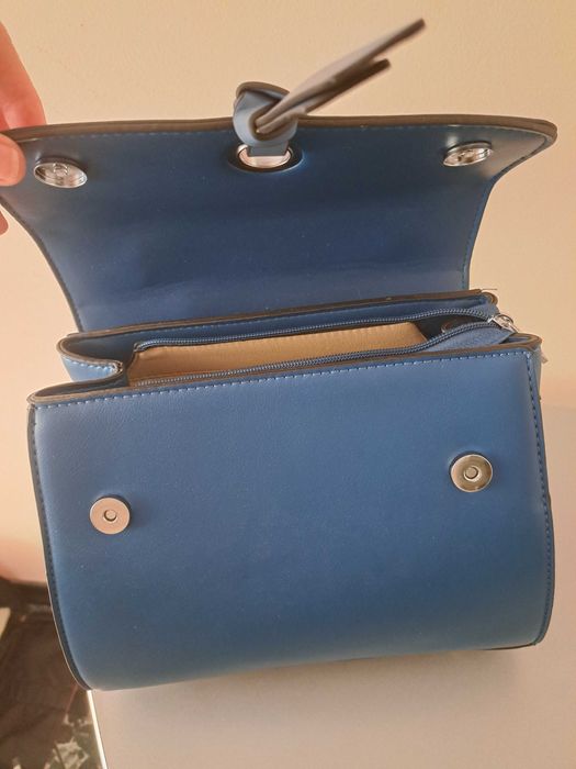 Елегантна и ефектна италианска дамска чанта