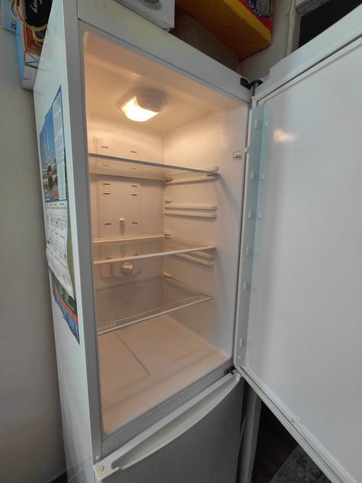 Продаю холодильник