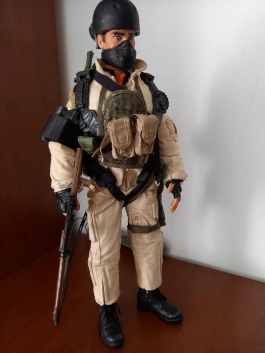 Figurina articulata 30cm scara 1/6 soldat forte speciale cu echipament