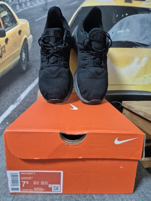 Маратонки Adidas, Nike & UA