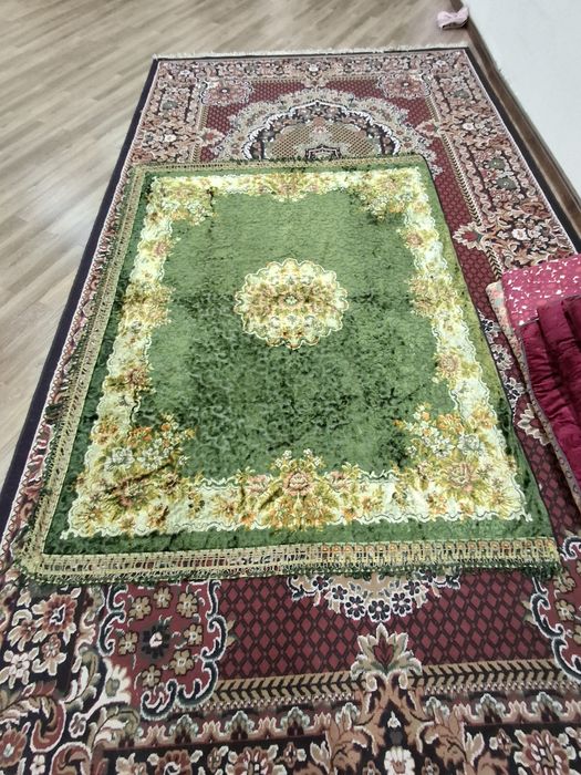 Албанский ковёр.