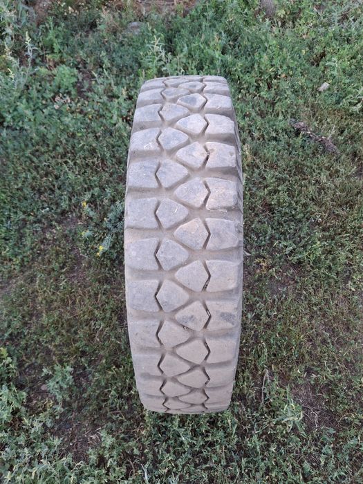 Продам шины на Уаз