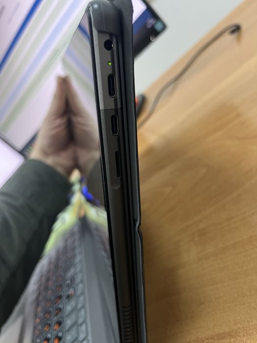 Продам ноутбук планшет Dere t30 pro