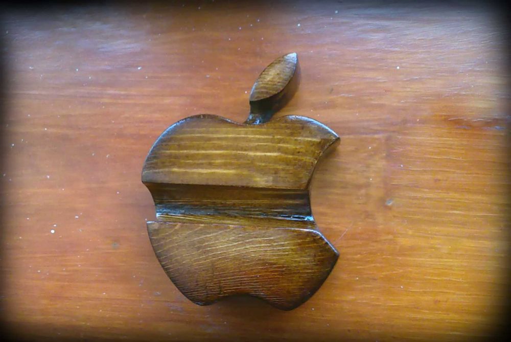 Декоративная подставка  для смартфона