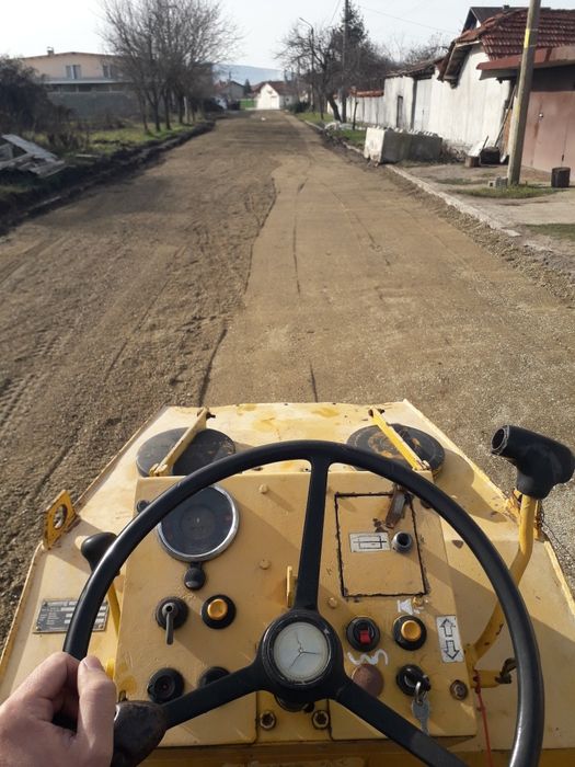 Двубандажен вибрационен валяк