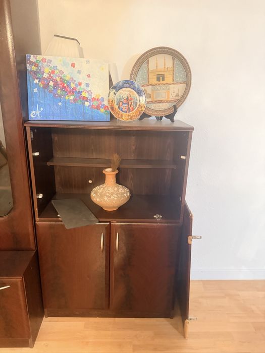Продам комплект серванта  стенка самовывоз