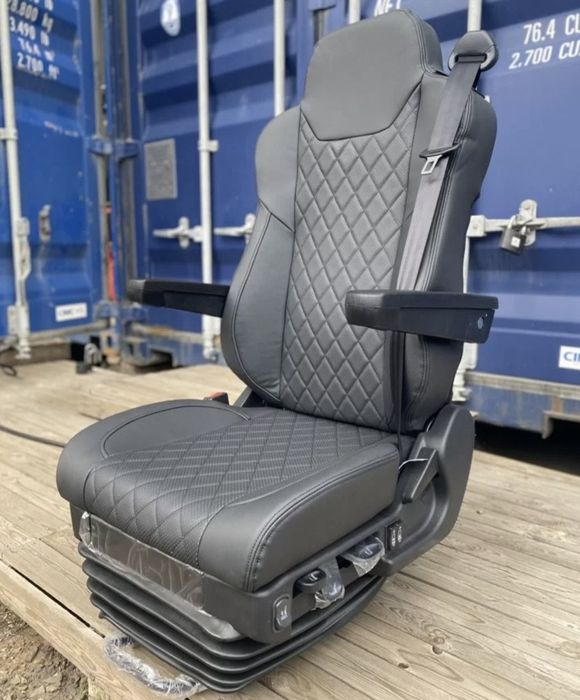 Автомобильное кресло