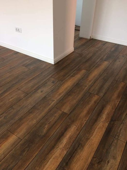 Parchetar Montaj Parchet Laminat Spc Lvt Stratificat Herringbone Chevr