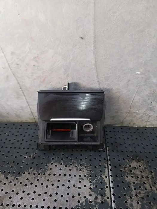 Scrumiera audi a5 8t 8k0857951