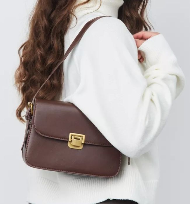 Коричннвая сумка кроссбоди