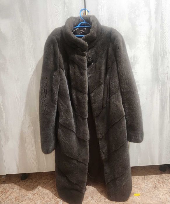 Шуба норковая  до колен