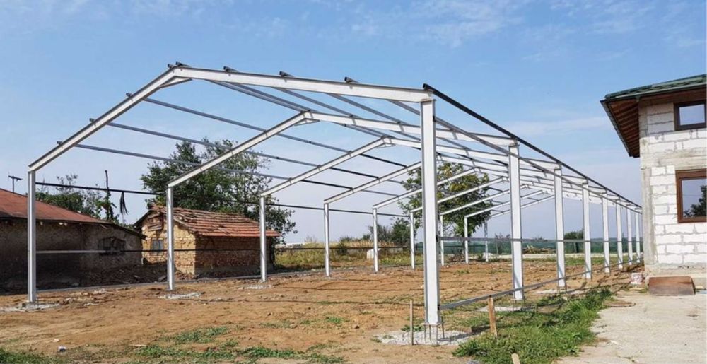 Vand hale si structuri metalice sau schimb cu duba