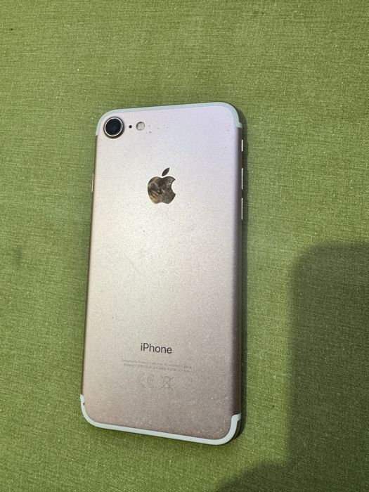 Продам iphone 7