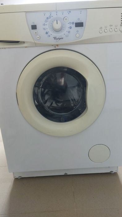 Masina de spalat rufe whirlpool